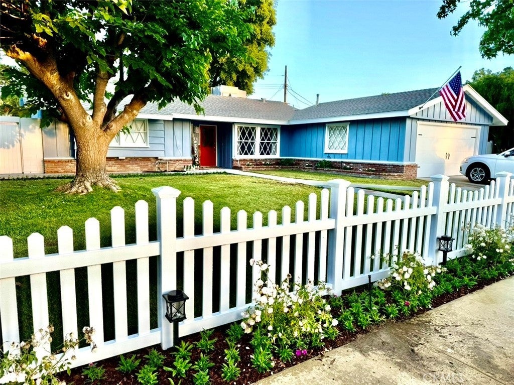 Photo of Listing #SR25049853