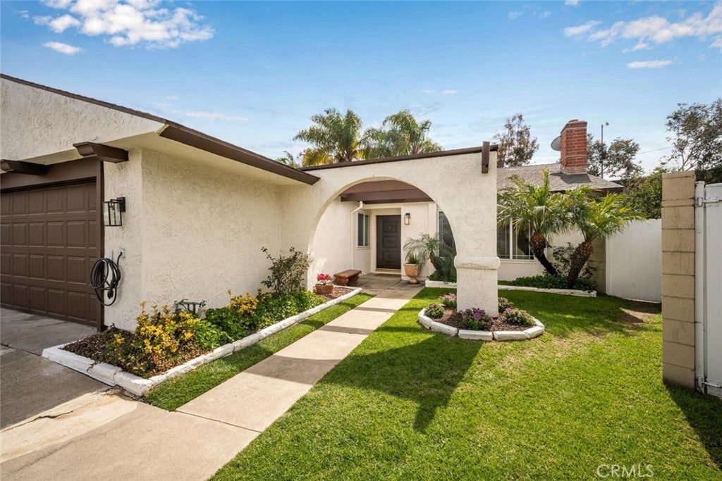 Photo of Listing #OC25050660