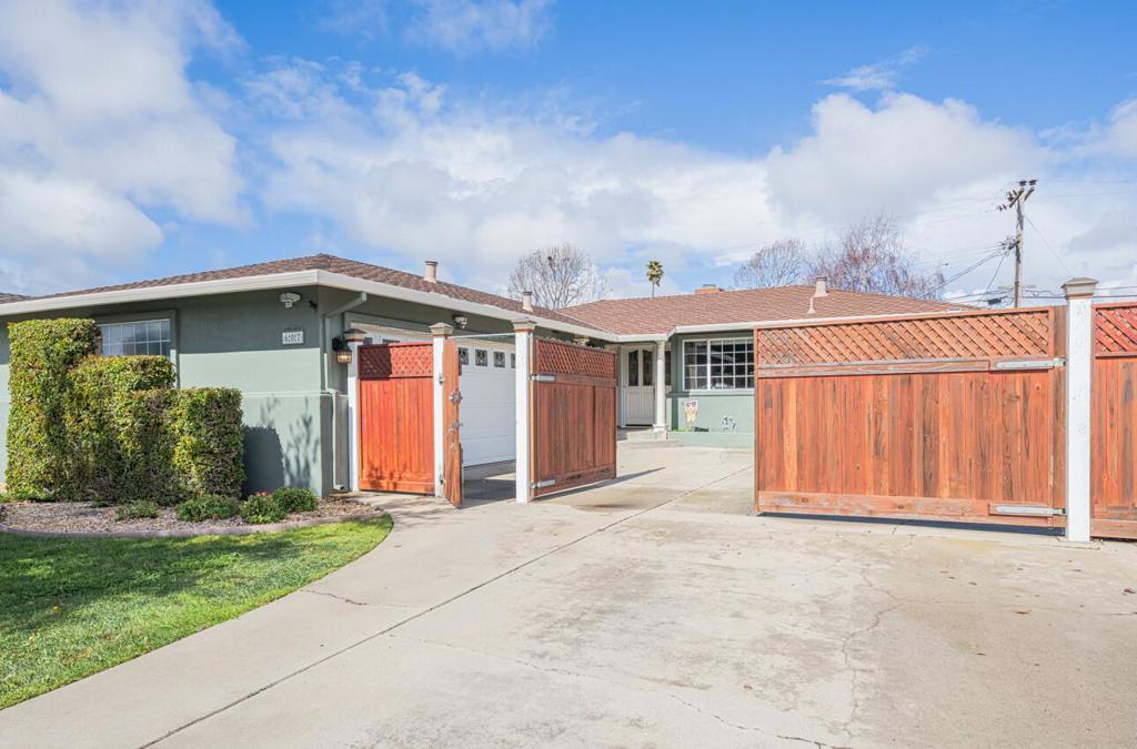 Photo of Listing #ML81995954