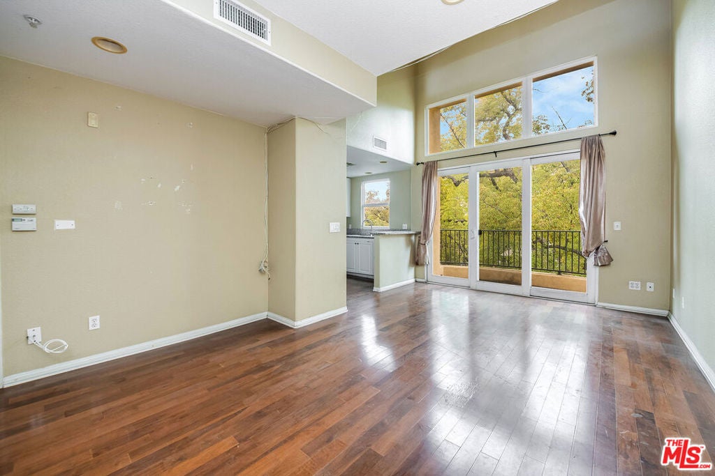 Photo of Listing #25506717