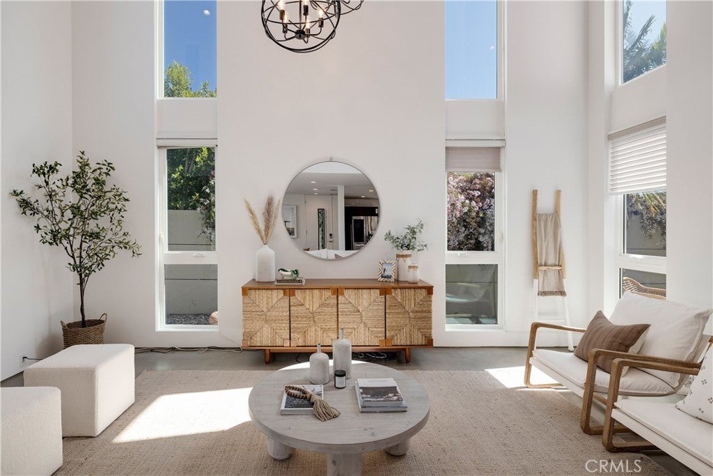 Photo of Listing #SB25033521