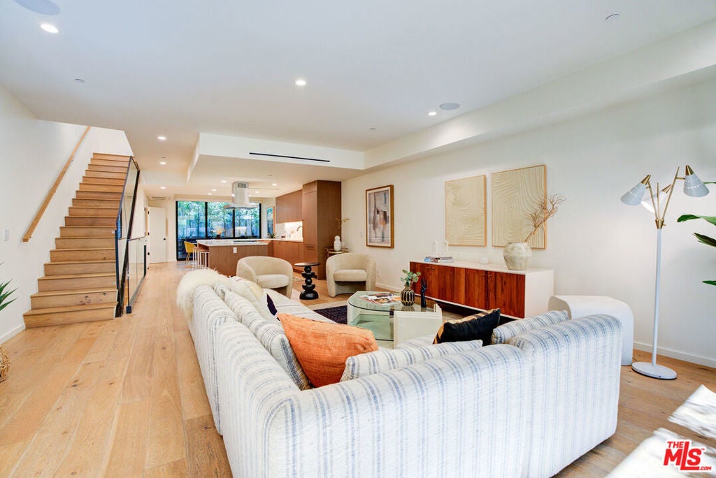 Photo of Listing #25507303