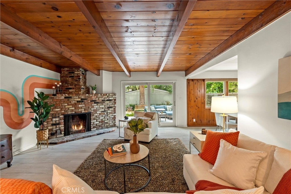 Photo of Listing #SR25051212