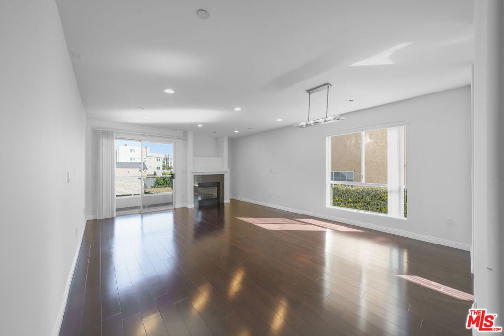 Photo of Listing #25509305