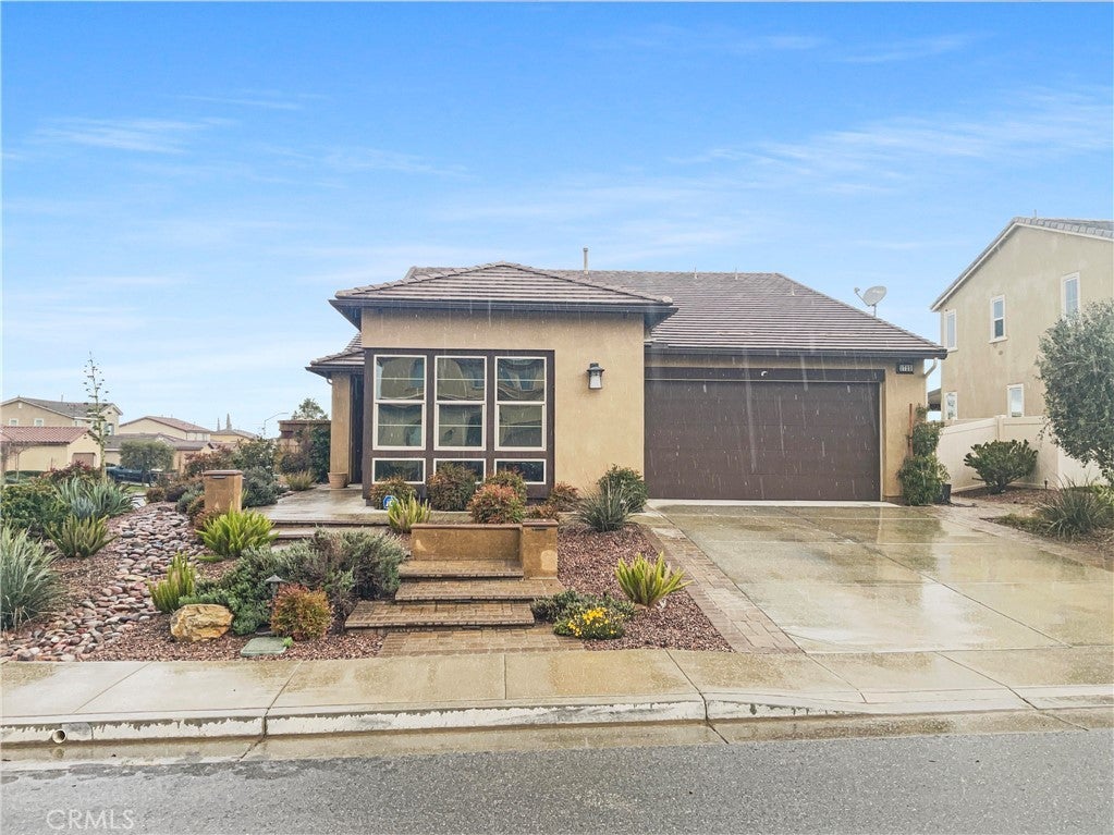 Photo of Listing #IV25053493