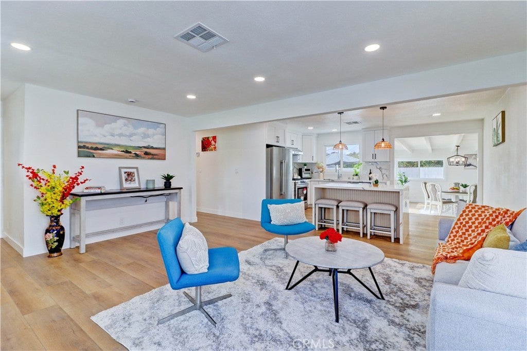 Photo of Listing #PW25054291