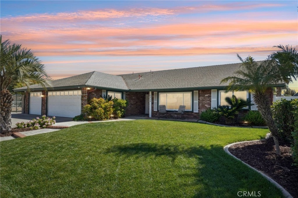 Photo of Listing #IV25054309