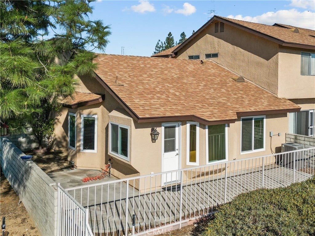 Photo of Listing #SR25052894