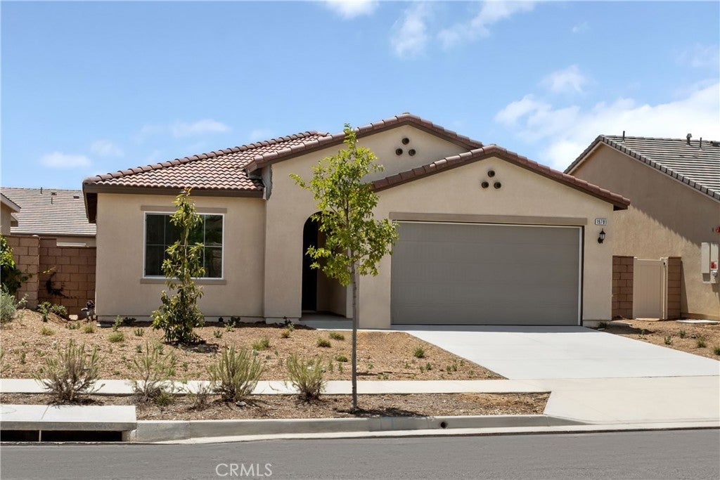 Photo of Listing #IV25054521