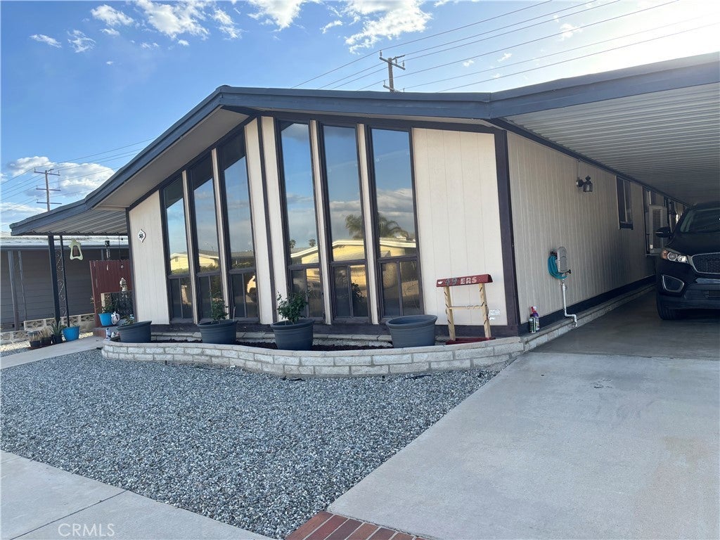 Photo of Listing #IV25054658