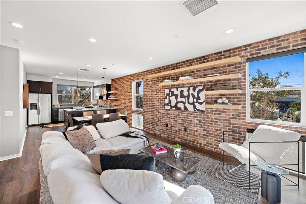 Photo of Listing #NP25052016