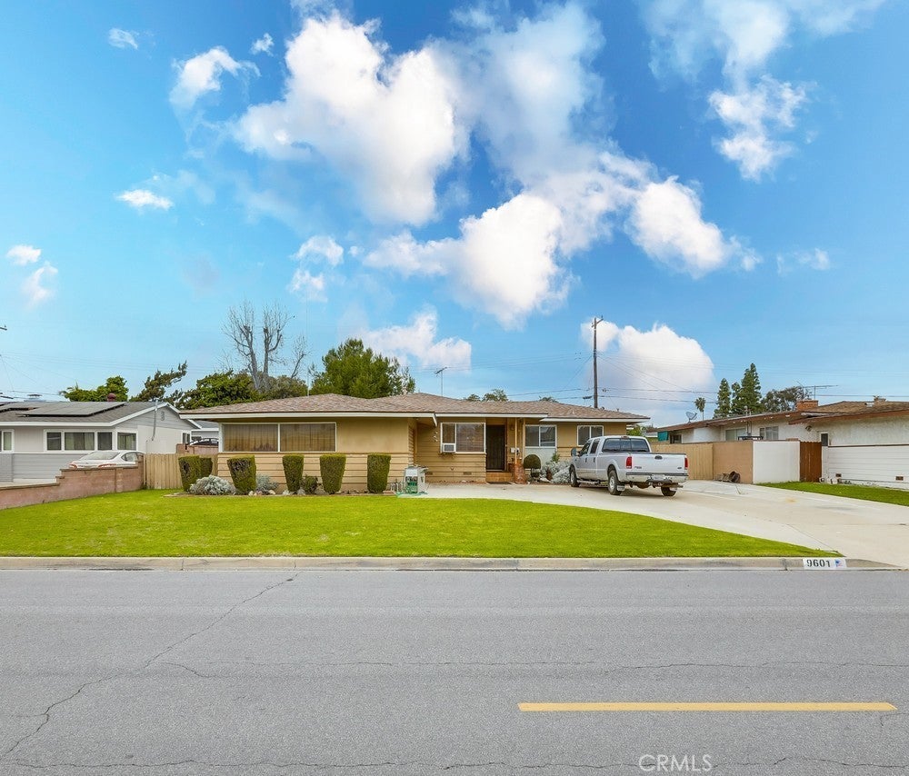 Photo of Listing #OC25049785