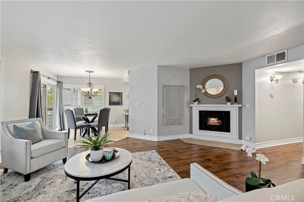 Photo of Listing #SR25055482