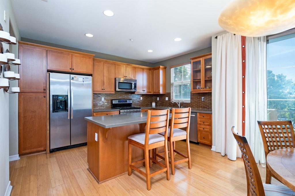 Photo of Listing #PTP2501828