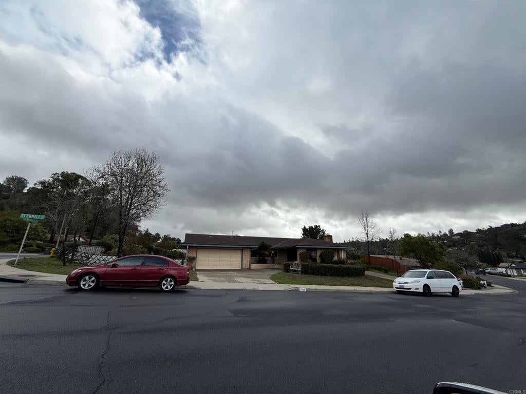 Photo of Listing #PTP2501830