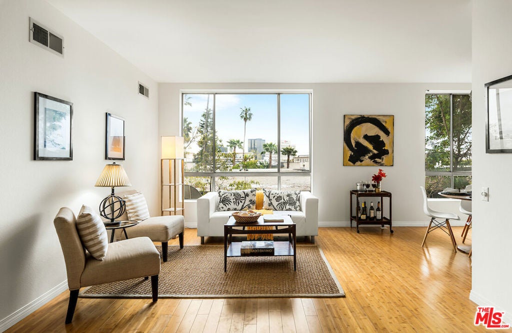 Photo of Listing #25511055