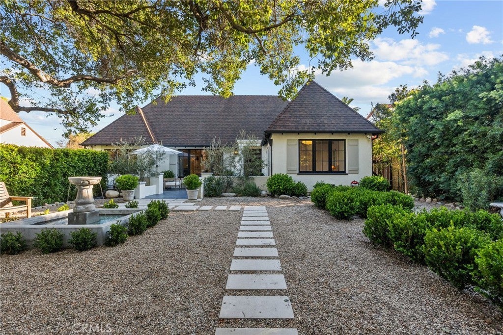 Photo of Listing #SR25056180