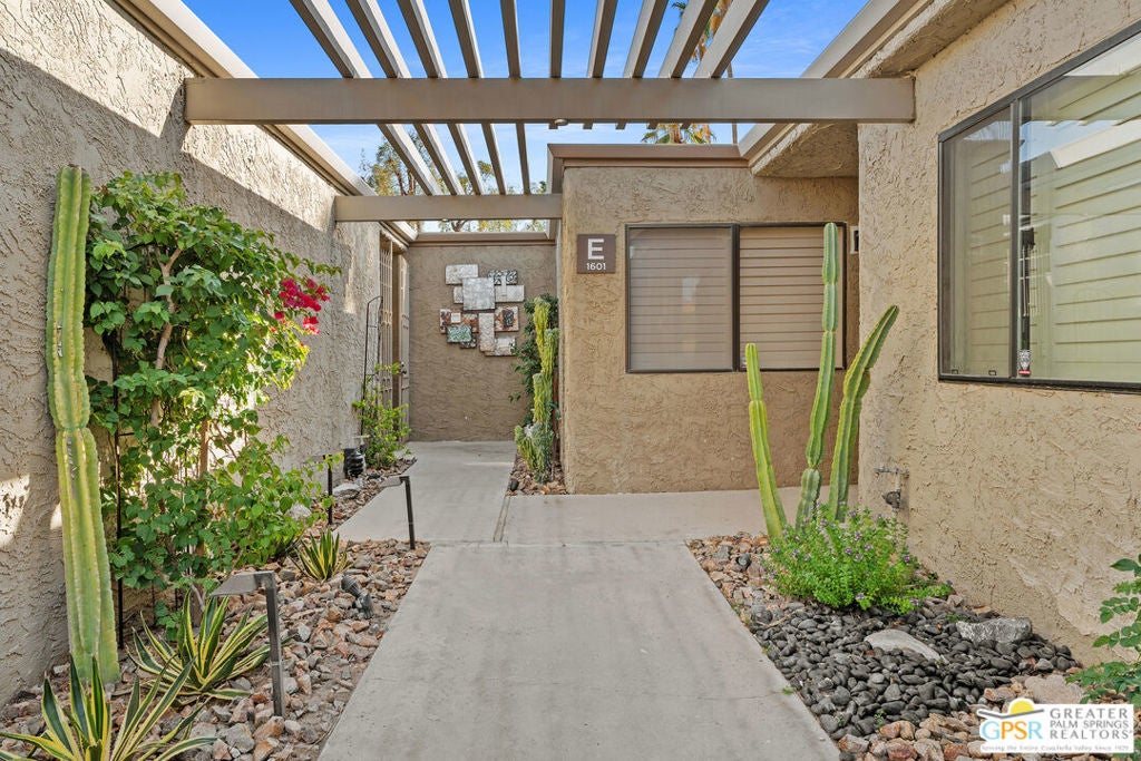 1601 La Reina Way # D, Palm Springs