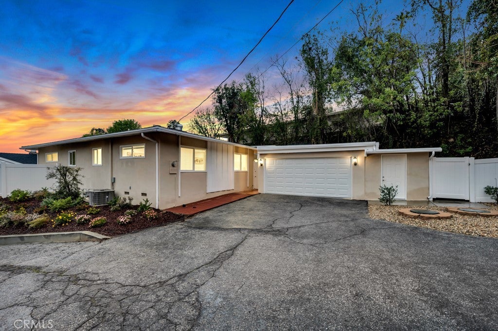 Photo of Listing #SR25055532