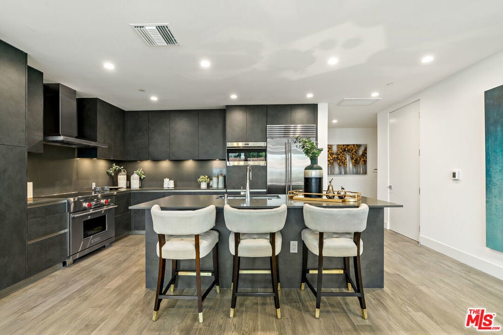 Photo of Listing #25511269