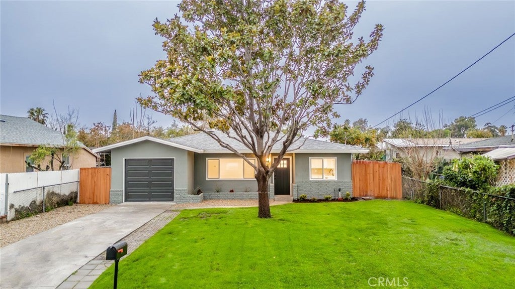 Photo of Listing #IV25056317