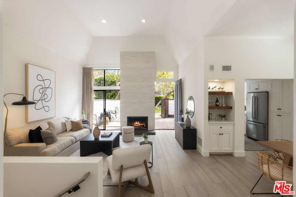 Photo of Listing #25511793