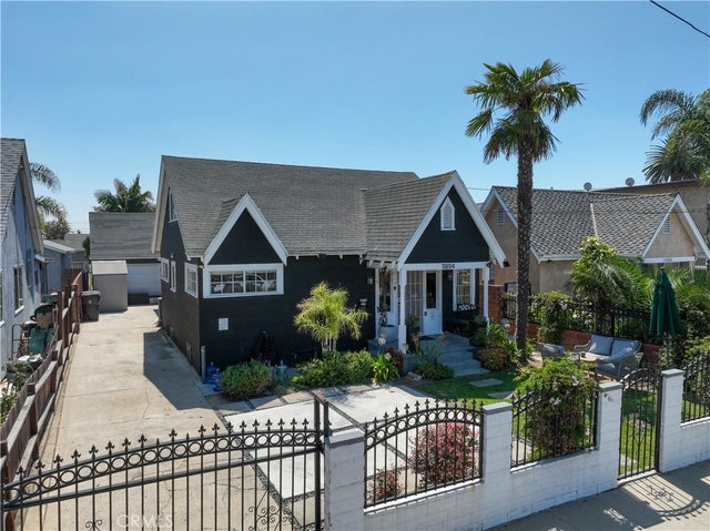 11894 Truro Avenue, Hawthorne.