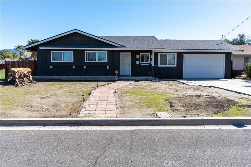 Photo of Listing #IV25057075