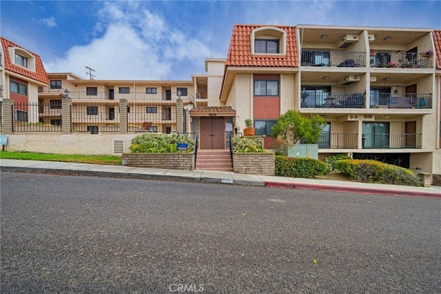 900 Cedar Street 106, El Segundo.