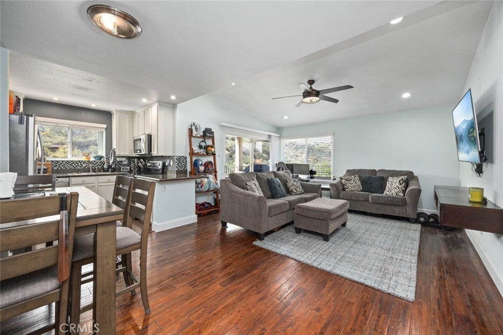 Photo of Listing #PW25054138