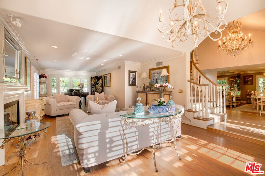 Photo of Listing #25512133