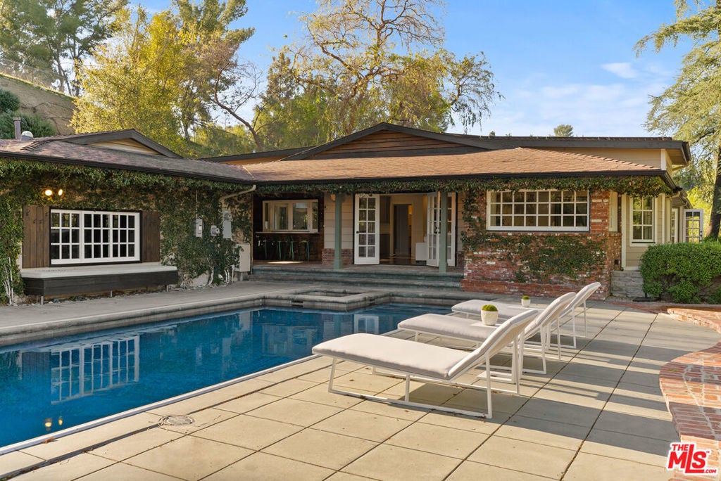 Photo of Listing #25512141