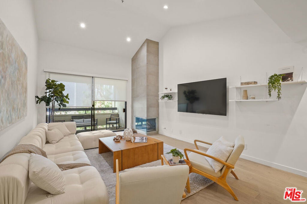 Photo of Listing #25511973