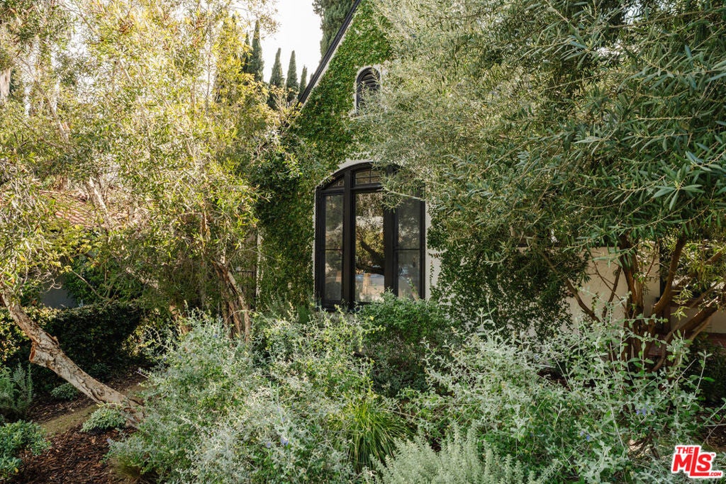 Photo of Listing #25512257