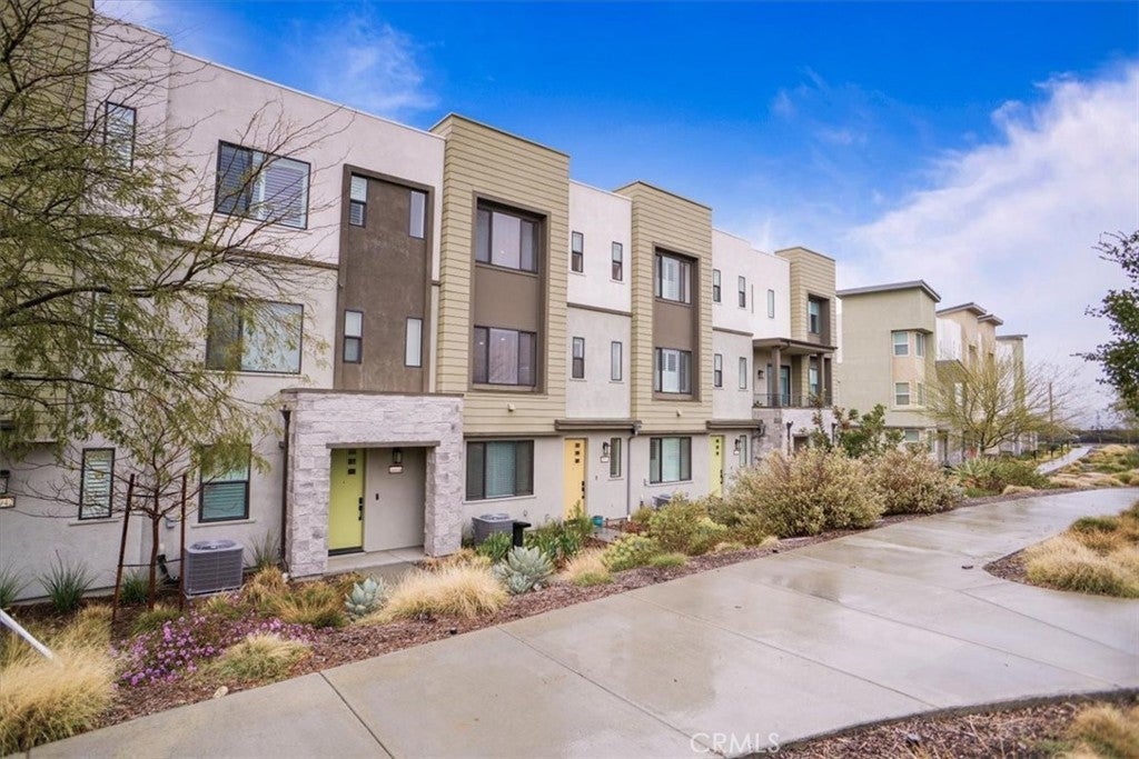 Photo of Listing #SR25057850