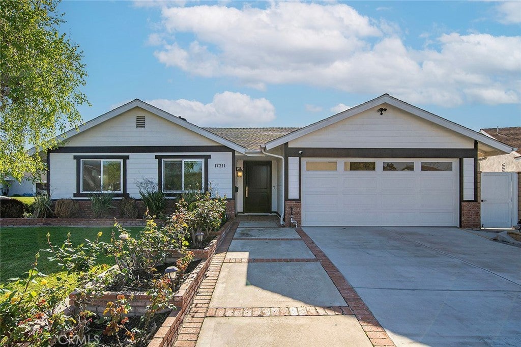 Photo of Listing #OC25054039