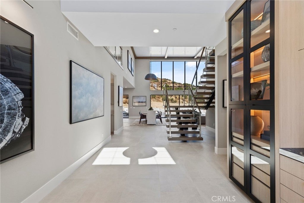 Photo of Listing #SR25056664