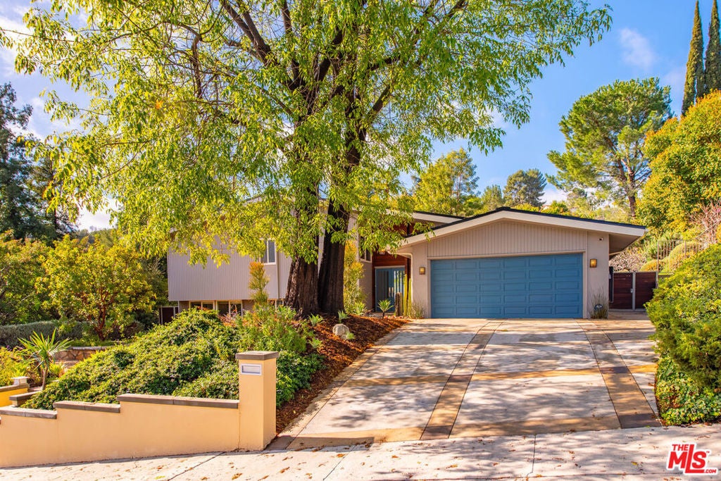 Photo of Listing #25512453