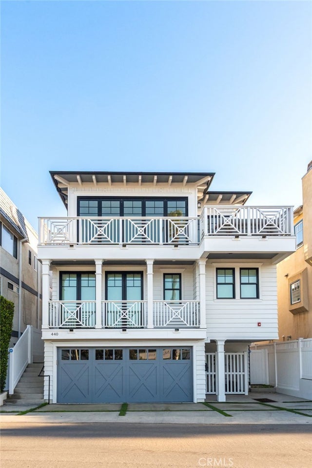 440 24th Street 1, Manhattan Beach.