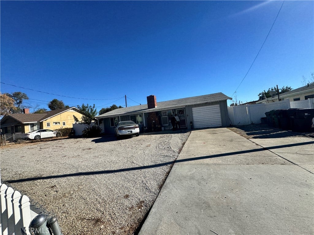 Photo of Listing #IV25058793