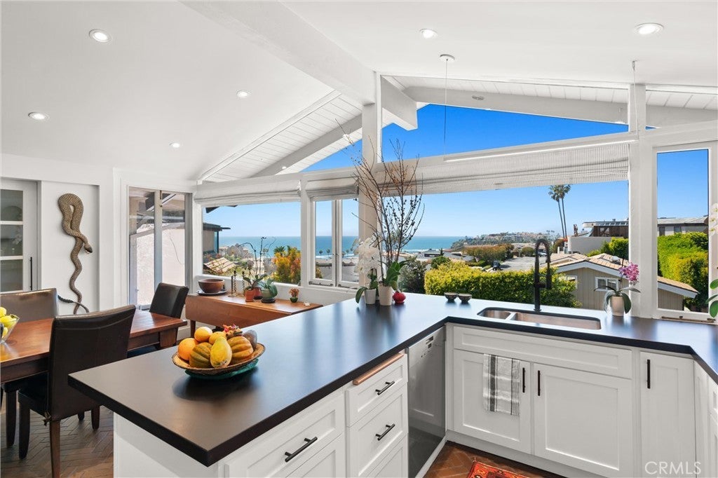 Photo of Listing #NP25058377