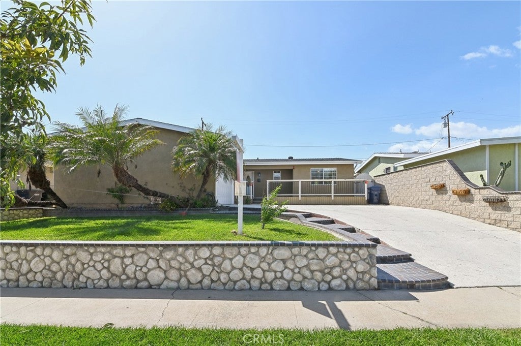 Photo of Listing #PW25054000