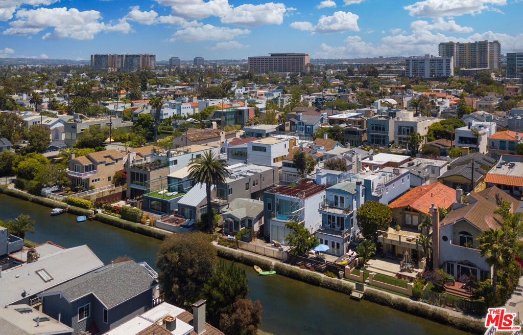 Photo of Listing #25513337