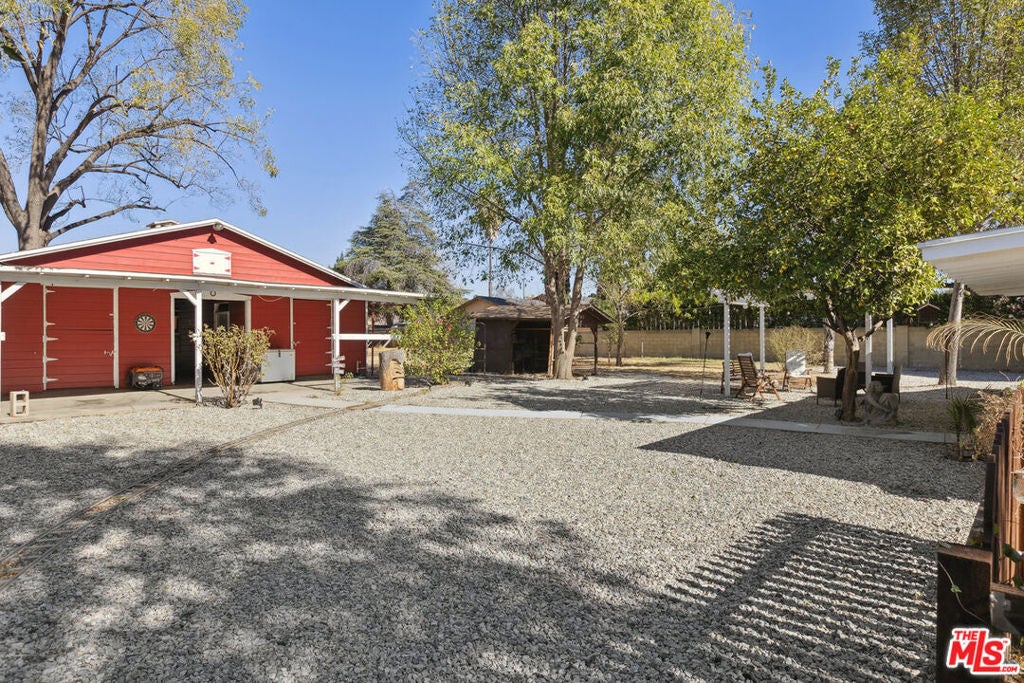 Photo of Listing #25513601