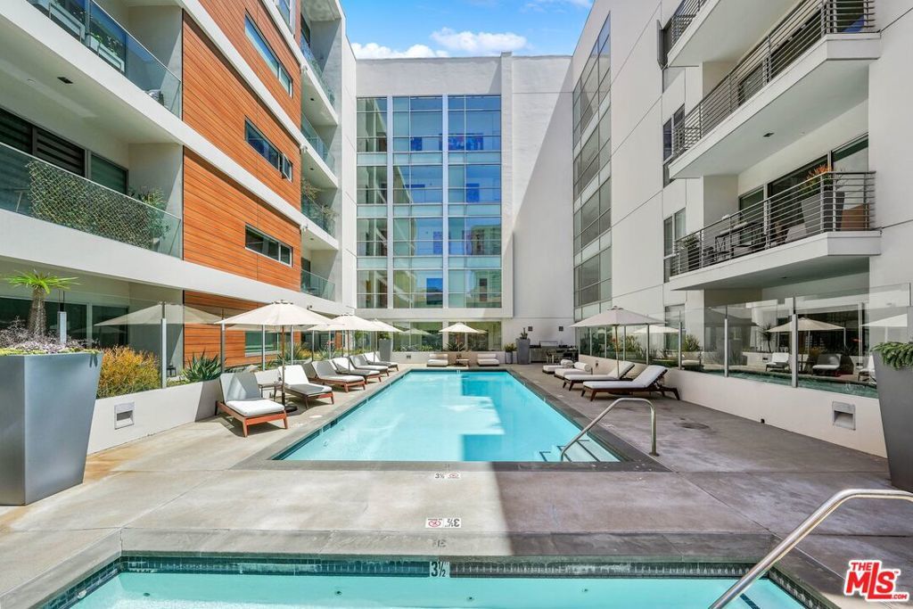 Photo of Listing #25513675