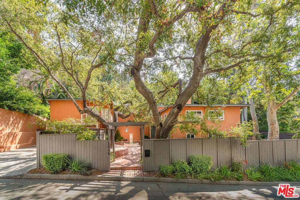 Photo of Listing #25513439