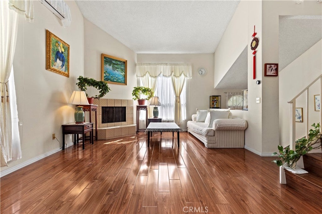 Photo of Listing #OC25059564