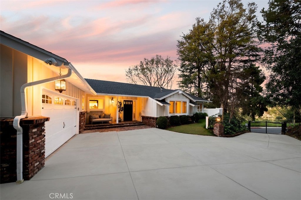 Photo of Listing #SR25054084