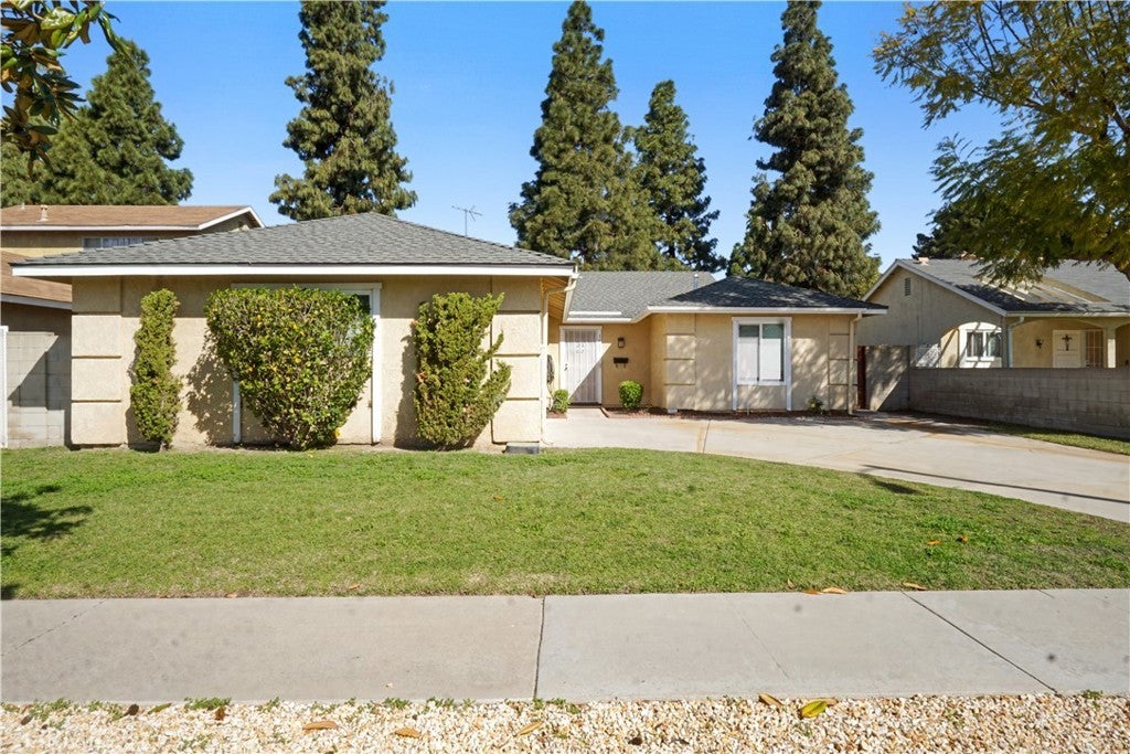 Photo of Listing #OC25060643