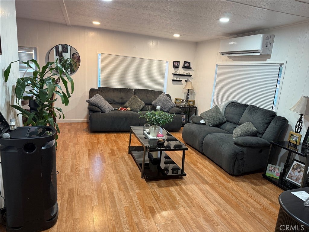 Photo of Listing #IG25060870